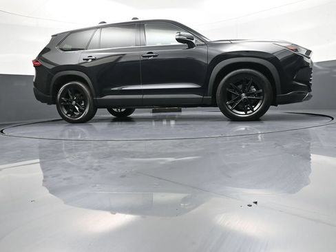 Used 2024 Toyota Grand Highlander AWD image 30