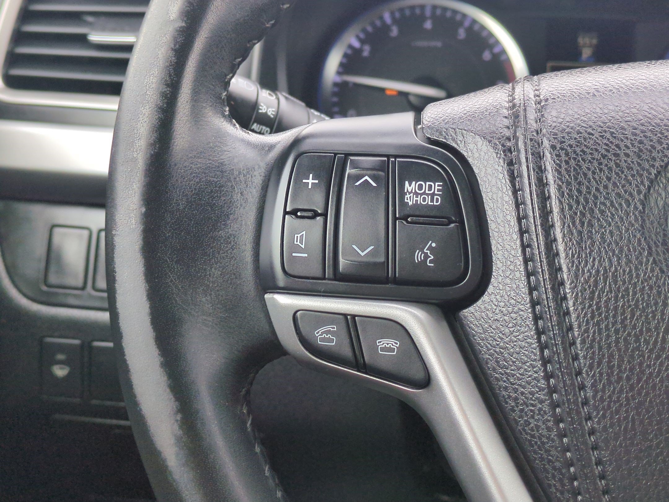 Used 2015 Toyota Highlander XLE FWD image 18