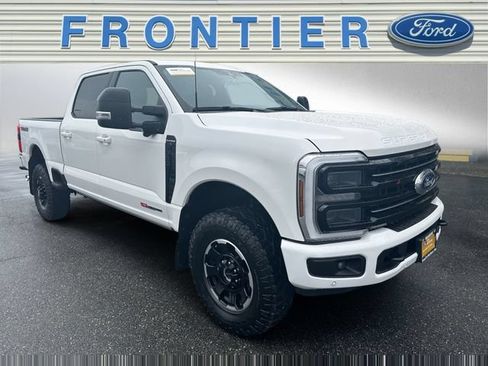 Certified 2025 Ford F350 Platinum w/ Tremor Off-Road Package AWD/4WD image 8