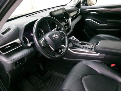 Used 2021 Toyota Highlander Limited AWD/4WD image 17