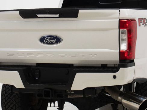 Used 2017 Ford F250 Lariat AWD/4WD image 12