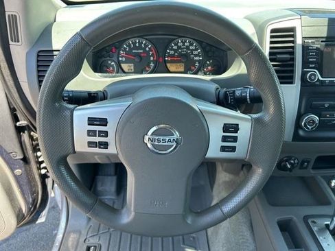 Used 2018 Nissan Frontier SV AWD/4WD image 16