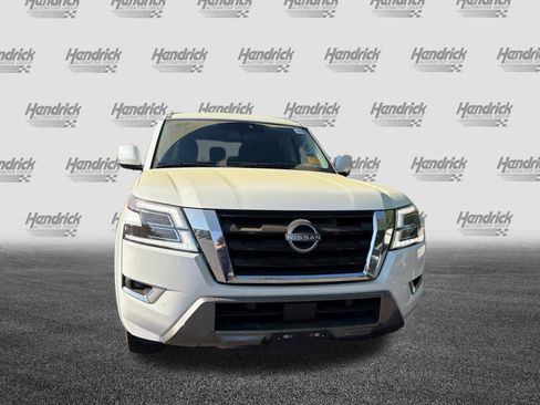 Used 2021 Nissan Armada SV w/ SV Appearance Package RWD image 3