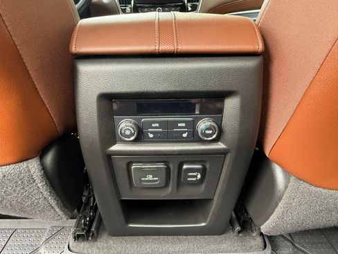 Used 2018 Chevrolet Traverse High Country w/ LPO, Floor Liner Package AWD/4WD image 18