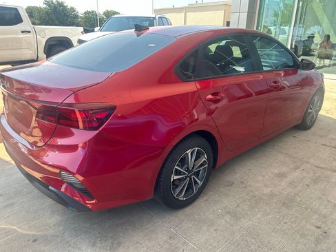 Used 2024 Kia Forte LXS FWD image 9