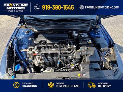 Used 2022 Hyundai Elantra SE FWD image 3