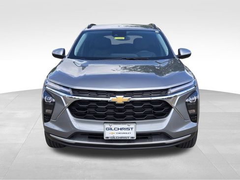 New 2026 Chevrolet Trax LT w/ Driver Confidence Package FWD image 2