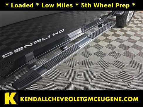 Used 2020 GMC Sierra 3500 Denali w/ Denali Ultimate Package image 9