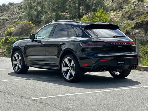 New 2025 Porsche Macan image 3