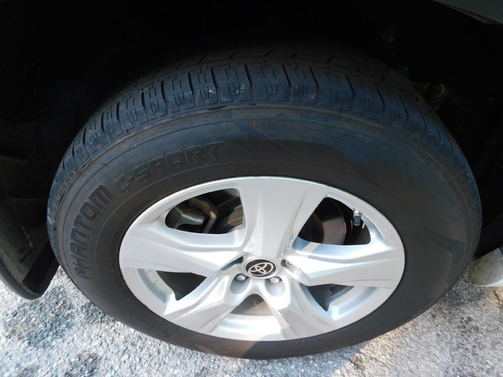 Used 2023 Toyota Highlander L FWD image 6