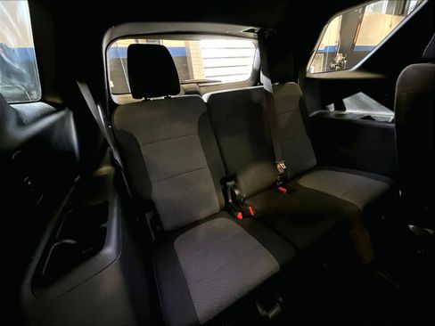 Used 2023 Chevrolet Traverse LT image 17