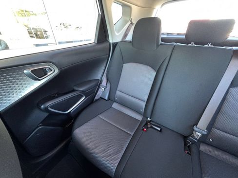Used 2025 Kia Soul LX w/ LX Technology Package FWD image 37