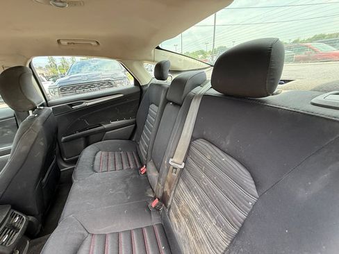 Used 2016 Ford Fusion SE FWD image 24