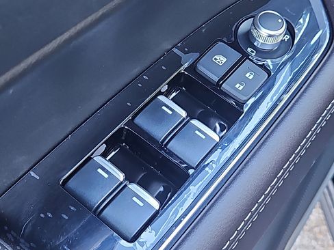 New 2025 MAZDA CX-5 Signature image 18