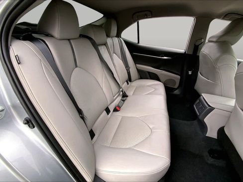 Used 2023 Toyota Camry XLE FWD image 19