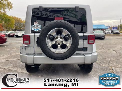 Used 2017 Jeep Wrangler Unlimited Sahara image 7