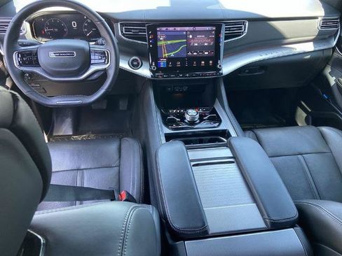 Used 2023 Jeep Grand Wagoneer 4WD w/ Flexible Seating Group image 17