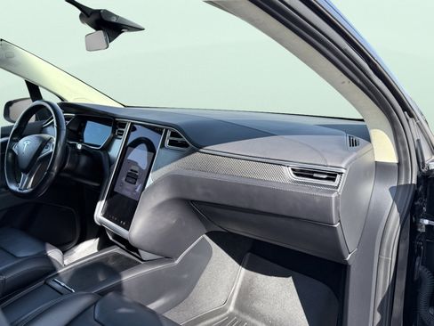 Used 2018 Tesla Model X P100D image 44