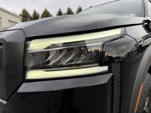 Used 2024 Nissan Frontier PRO-4X w/ Technology Package image 12