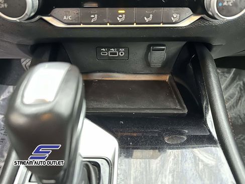 Used 2025 Nissan Altima 2.5 SR image 31