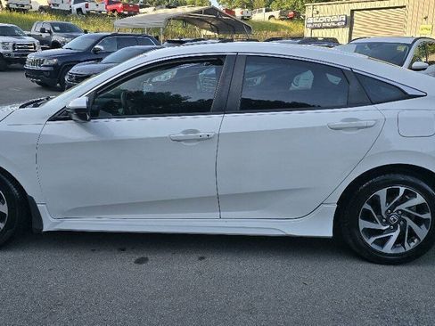 Used 2017 Honda Civic EX image 9