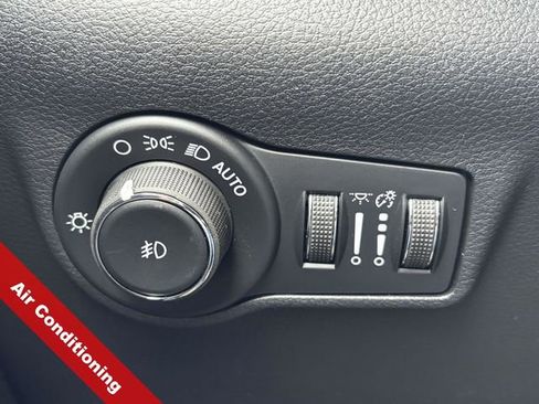 New 2026 Jeep Compass Limited image 18