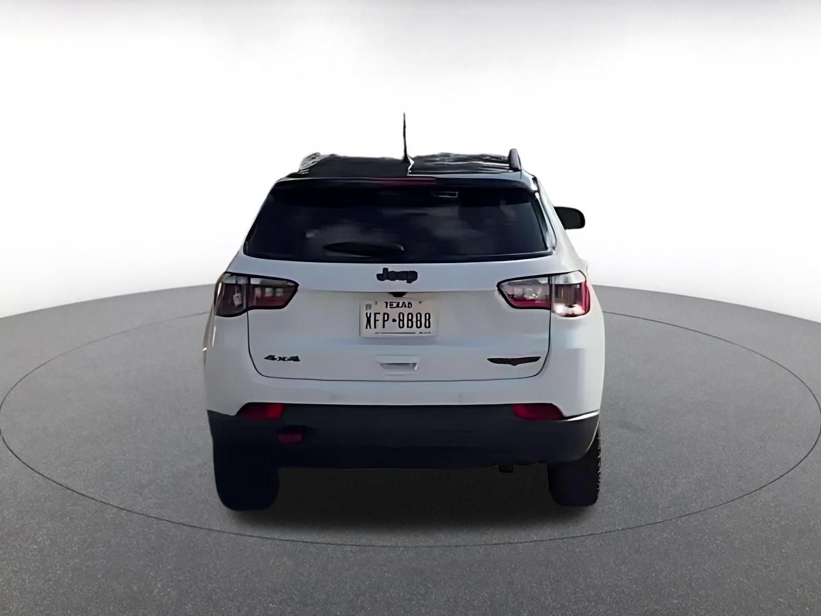 Used 2025 Jeep Compass Trailhawk AWD/4WD image 12