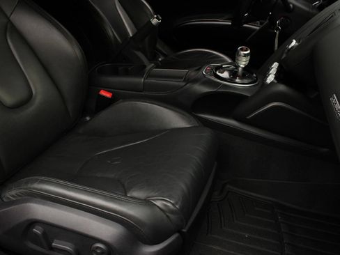 Used 2014 Audi R8 V8 w/ Enhanced Leather Package AWD/4WD image 31