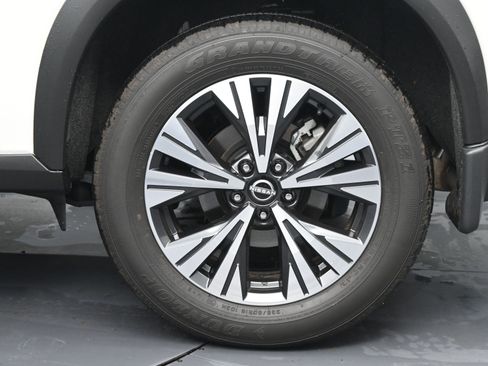 Certified 2023 Nissan Rogue SV image 22