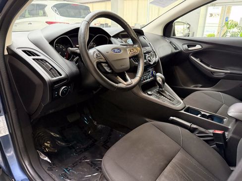 Used 2018 Ford Focus SEL w/ Cold Weather Package FWD image 19