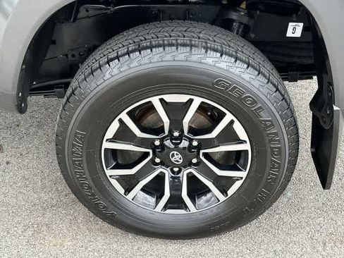 Used 2023 Toyota Tacoma TRD Sport w/ Black Out Package (TMS) AWD/4WD image 5