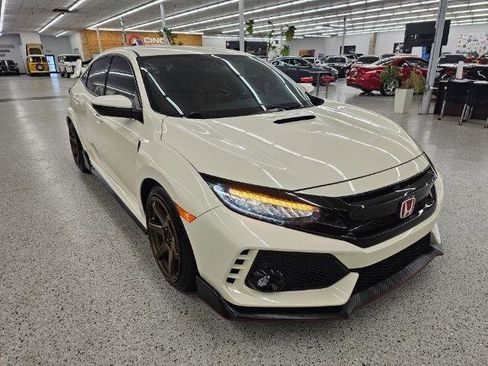 Used 2017 Honda Civic Type R image 3