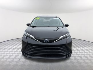 Certified 2024 Toyota Sienna LE video 2