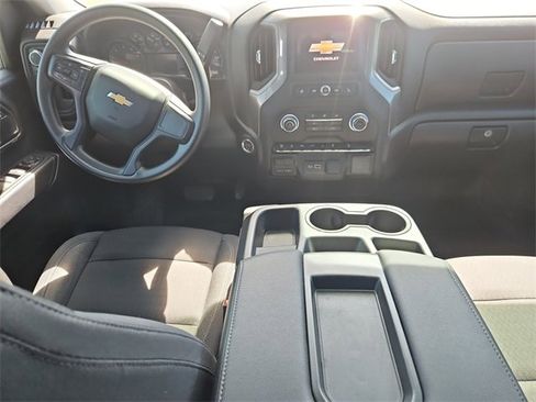 Used 2025 Chevrolet Silverado 2500 Custom w/ Custom Value Package image 10