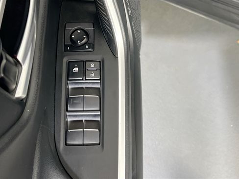 Used 2019 Toyota RAV4 XLE Premium w/ Cold Weather Package AWD/4WD image 17