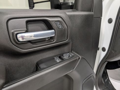 Used 2022 GMC Sierra 3500 Pro w/ Convenience Package image 13