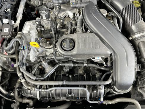 Used 2022 Volkswagen Taos SE image 28