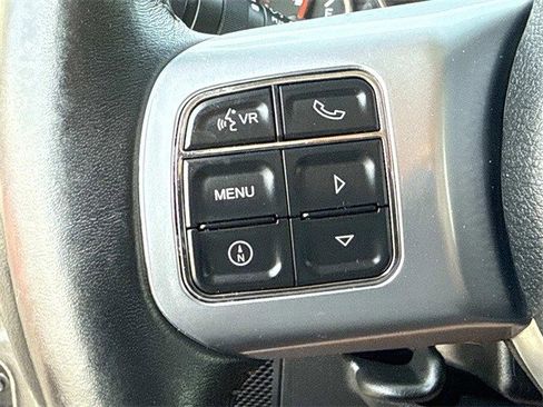 Used 2016 Jeep Wrangler Unlimited Rubicon image 21