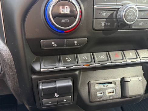 Used 2019 Chevrolet Silverado 1500 LT w/ Texas Edition AWD/4WD image 26