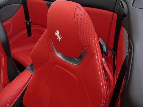 Certified 2022 Ferrari Portofino M RWD image 20