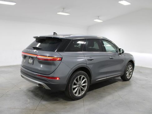 Used 2022 Lincoln Corsair AWD w/ Premium Package image 9