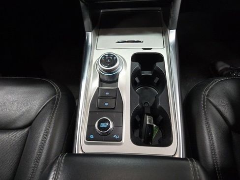 Used 2022 Ford Explorer Limited w/ Limited Technology Package image 39