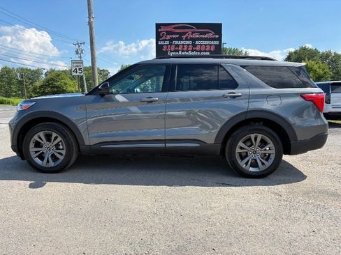 Used 2022 Ford Explorer XLT w/ Equipment Group 202A AWD/4WD image 2