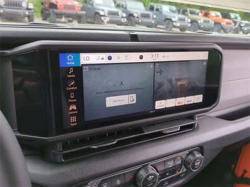 New 2025 Jeep Gladiator Sport image 28