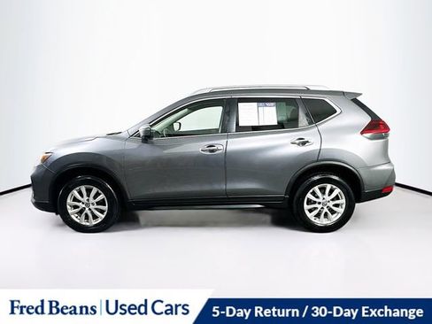 Used 2018 Nissan Rogue SV w/ Premium Package image 4