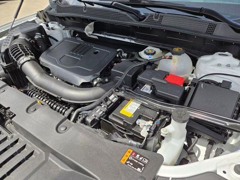 Used 2025 Chevrolet Blazer LT FWD image 34