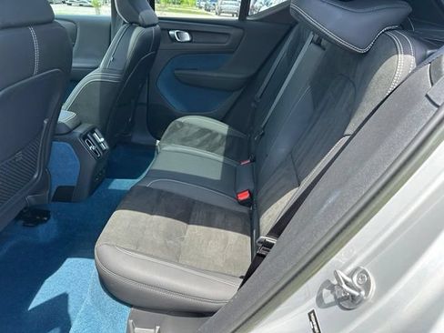 Used 2023 Volvo XC40 Recharge Ultimate AWD/4WD image 15