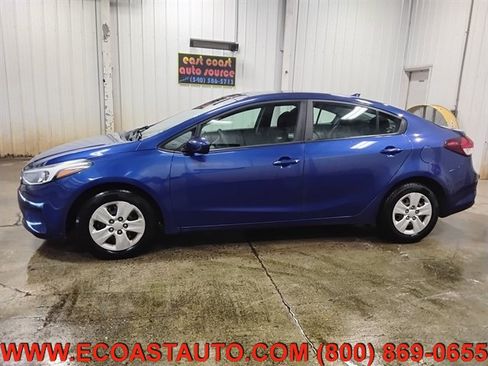 Used 2017 Kia Forte LX FWD image 5