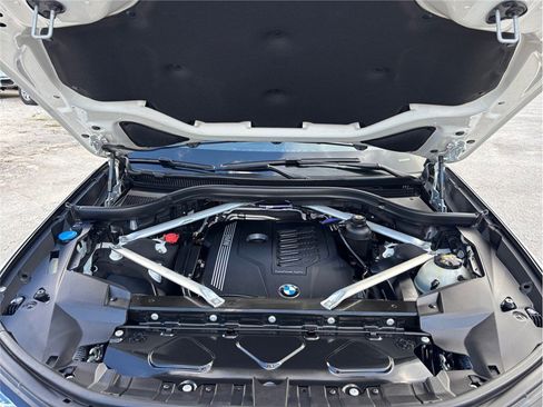 Used 2021 BMW X7 xDrive40i w/ Parking Assistance Package image 56