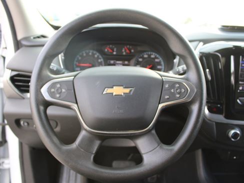 Used 2020 Chevrolet Traverse LS image 13